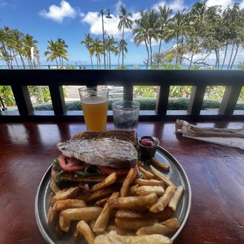 Lulu's Waikiki - Burgers Near Me - Honolulu, Hawaii
