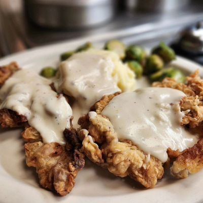 Lynn's Table by null