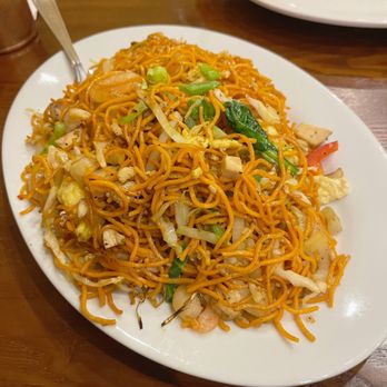 Oakville Hakka House - Mixed garlic house noodles - Seafood Near Me - Burlington, Ontario