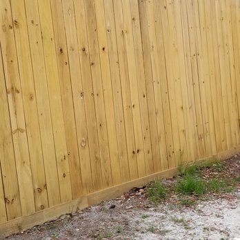 Lee Watkins Home Improvement - Lee nailed boards to one small section of the bottom of the fence, but never returned to do the rest of the fence. - Local Services Near Me - Navarre, Florida