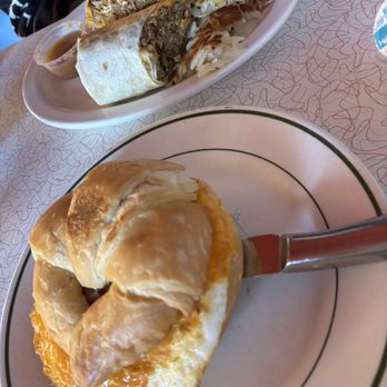 La Grange Breakfast Cafe - Breakfast Burrito MEAT BREAKFAST SANDWICH - Breakfast & Brunch Near Me - La Grange, Illinois La Grange Breakfast Cafe - Breakfast Burrito MEAT BREAKFAST SANDWICH - Breakfast & Brunch Near Me - La Grange, Illinois