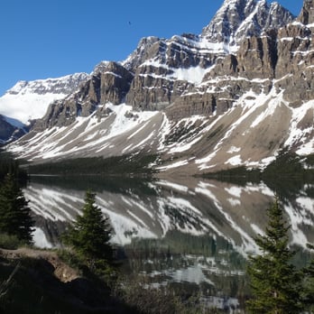 Jasper National Park - Bow Lake with beautiful reflection of the mountain - Parks Near Me