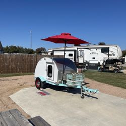 Juniper Ridge RV Village - Nice parking pads for our Teardrop camper