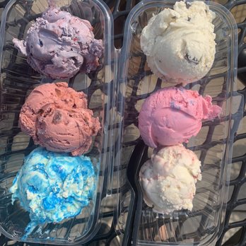 Schultz's Treat Street - Ice cream flight - Ice Cream & Frozen Yogurt Near Me - Kalamazoo, Michigan