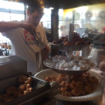 Daily Dozen Doughnut - Bakeries Near Me - Seattle, Washington