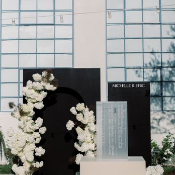 Emblem Flowers - Florists Near Me