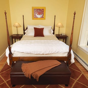 Bellows Walpole Inn - The Langdon Room - A bright, sunny, yellow room, with views of the Connecticut River Valley. - Hotels Near Me - Walpole, New Hampshire Bellows Walpole Inn - The Langdon Room - A bright, sunny, yellow room, with views of the Connecticut River Valley. - Hotels Near Me - Walpole, New Hampshire