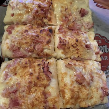 Uncle T's Oyster Bar - Bread - Bars Near Me - Scott, Louisiana Uncle T's Oyster Bar - Bread - Bars Near Me - Scott, Louisiana