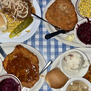 The Auslander - jager schnitzel and schmorbraten - German Near Me - Fredericksburg, Texas