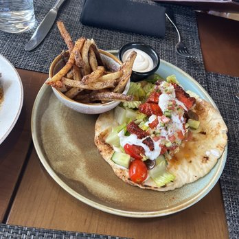Diwan - chicken shawarma - Middle Eastern Near Me - Toronto, Ontario