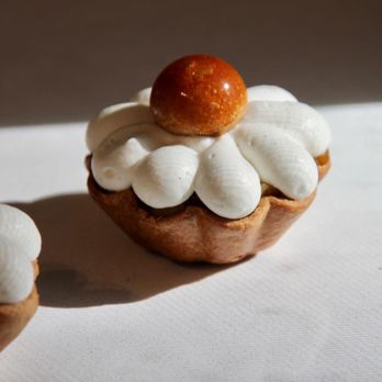 Yuvi´s Bake Shop - Apple tart - Caterers Near Me - Omaha, Nebraska Yuvi´s Bake Shop - Apple tart - Caterers Near Me - Omaha, Nebraska