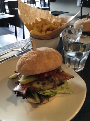 Ellis Gourmet Burger Bastille by null