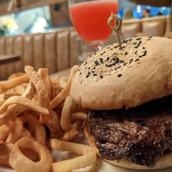 The Monroe - Monroe burger - New American Near Me - Orlando, Florida The Monroe - Monroe burger - New American Near Me - Orlando, Florida