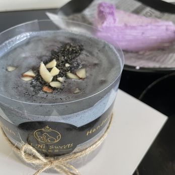 Uni Sweets Bakery and Tea - Custom Cakes Near Me - Honolulu, Hawaii