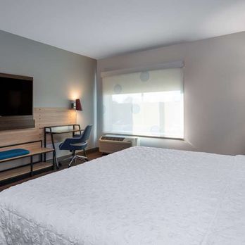 Tru by Hilton Naperville Chicago - Guest room - Hotels Near Me - Naperville, Illinois Tru by Hilton Naperville Chicago - Guest room - Hotels Near Me - Naperville, Illinois