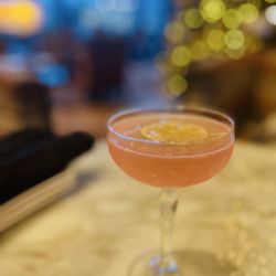 T- Zero - Cocktail in the lobby