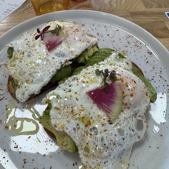 Brunch & Bloom Artisan Cafe - Avocado toast - Breakfast & Brunch Near Me - Brentwood, California Brunch & Bloom Artisan Cafe - Avocado toast - Breakfast & Brunch Near Me - Brentwood, California