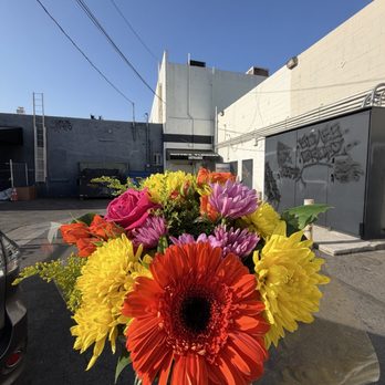 Dottie's Flowers & Plants - Florists Near Me - Reseda, California Dottie's Flowers & Plants - Florists Near Me - Reseda, California