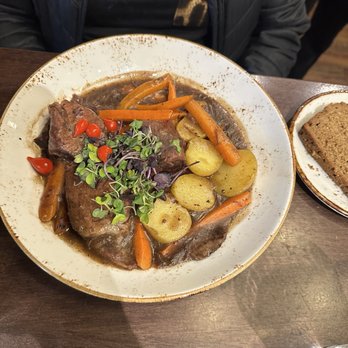 Wexford, Savannah's Irish Pub - Pot Roast - Irish Pub Near Me - Savannah, Georgia