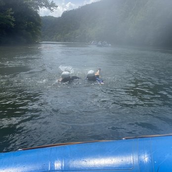 Wildwater - Swimming back to the boat against the current isn't that easy! - Rafting/Kayaking Near Me - Ducktown, Tennessee