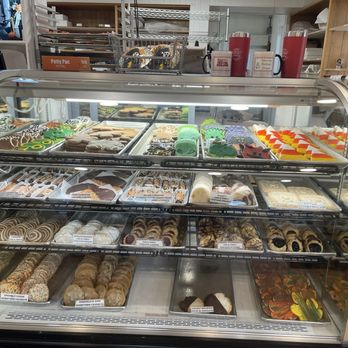 Helen Bernhard Bakery - Array of baked goods - Bakeries Near Me - Portland, Oregon Helen Bernhard Bakery - Array of baked goods - Bakeries Near Me - Portland, Oregon