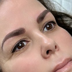 Katie Beauty Care - First appointment of eyebrows and top liner