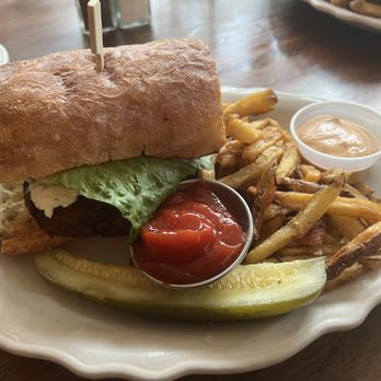 The Hamilton Inn - Veggie burger - New American Near Me - Jersey City, New Jersey