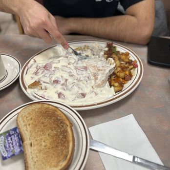 Gary's Restaurant - Creamed chipped beef - Breakfast & Brunch Near Me - Pleasantville, New Jersey