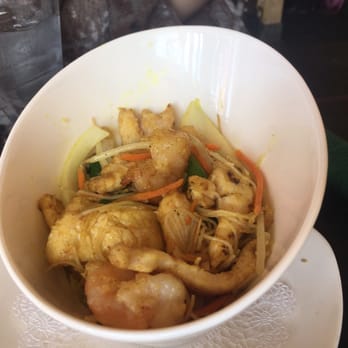 Grace's Mandarin - HH Singapore noodles $7 - Asian Fusion Near Me - Oxon Hill, Maryland
