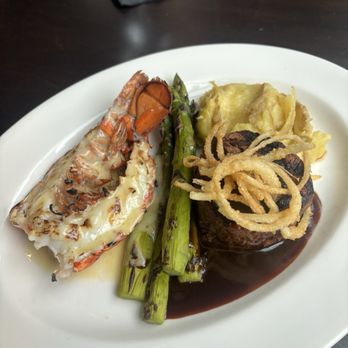 Real Seafood Company Grand Rapids - Surf and turf - Seafood Near Me - Grand Rapids, Michigan