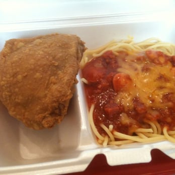 Jollibee - #9 spaghetti and fried chicken - Fast Food Near Me - Tukwila, Washington