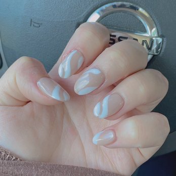 Bellagio Nails & Spa - Almond shaped acrylic gel nails - Nail Salons Near Me - Gainesville, Florida