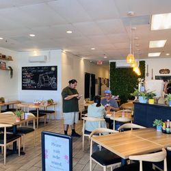 Lolas By MFK - Interior - "Psst.  Look to the right.  There's a Happy Staff Member."