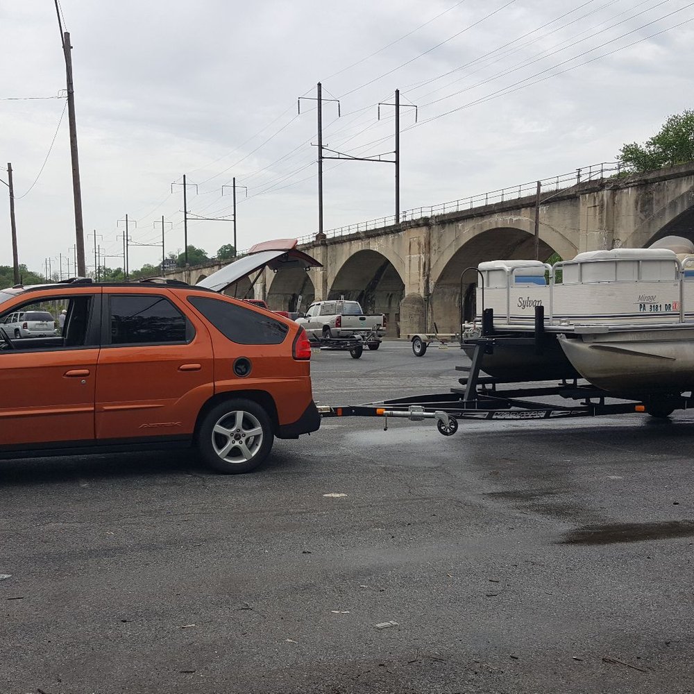 Side view of trailer. Side view of trailer.