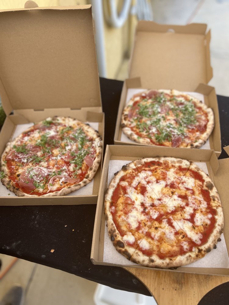 Josh’s Pizza Logo