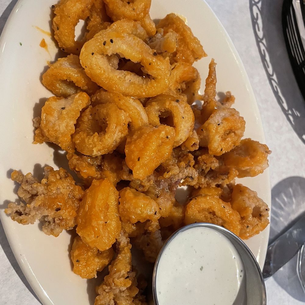 Blue Point Grill Newtown - Buffalo calamari - Salad Near Me - Newtown, Pennsylvania