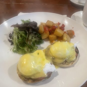 Korkscrew Bistro  - Eggs Benedict. - Beer Bar Near Me - New York, New York