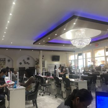 Pro Nails - Interior - Nail Salons Near Me - North Lauderdale, Florida