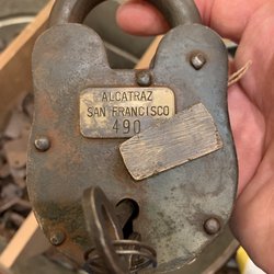 eWay Furniture - Fun lock.