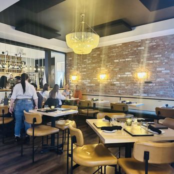 Ripple Wine Bar O'Bryonville - Wine Bars Near Me - Cincinnati, Ohio