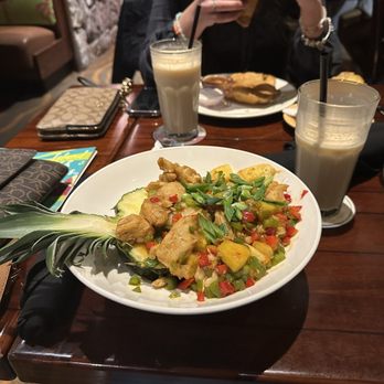 Bahama Breeze - Jerk Chicken Pineapple Bowl - Bars Near Me - Newark, Delaware Bahama Breeze - Jerk Chicken Pineapple Bowl - Bars Near Me - Newark, Delaware