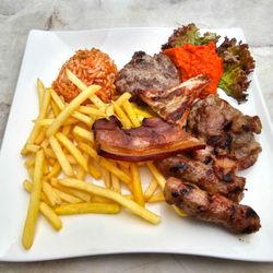 Restaurant Mediterran - Grillplatte 18,90€