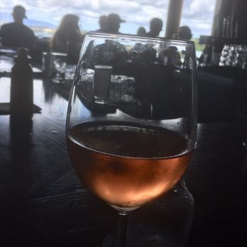 Restaurant 604 - Rosé and a view - Breakfast & Brunch Near Me - Honolulu, Hawaii