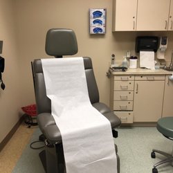 Uconn Health Center Dermatology Associates - Exam room