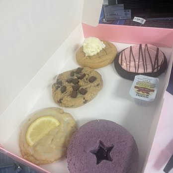 Crumbl - Greenbrier - Bakeries Near Me - Chesapeake, Virginia