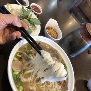 Bong Lua Vietnamese Restaurant - Noodles tasted homemade! So good! - Vietnamese Near Me - Scarborough, Ontario