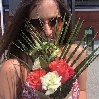 Indie Flea - Customized bouquet from Posies, one of the outdoor vendors - Flea Markets Near Me - Tampa, Florida