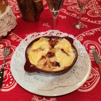 Le Bouchon Montagnard - Fondue Near Me - Grenoble, 38