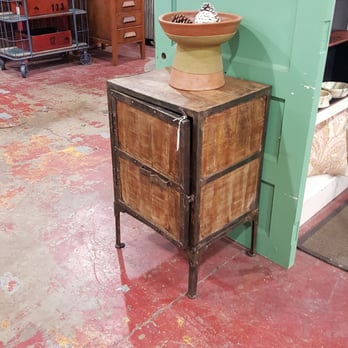 Black Dog Salvage - Antiques Near Me - Roanoke, Virginia Black Dog Salvage - Antiques Near Me - Roanoke, Virginia