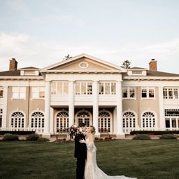 Exterior outside entrance of Lehmann Mansion - Front of venue - photo by Corrina Nicole Photography - Lake Villa, Illinois Exterior outside entrance of Lehmann Mansion - Front of venue - photo by Corrina Nicole Photography - Lake Villa, Illinois